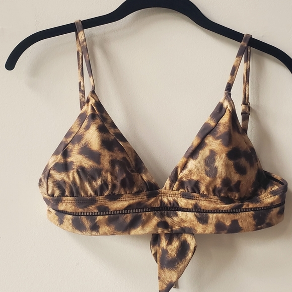 PilyQ Kylie Leopard-Print Triangle Bikini Swim Top Medium - Picture 5 of 14